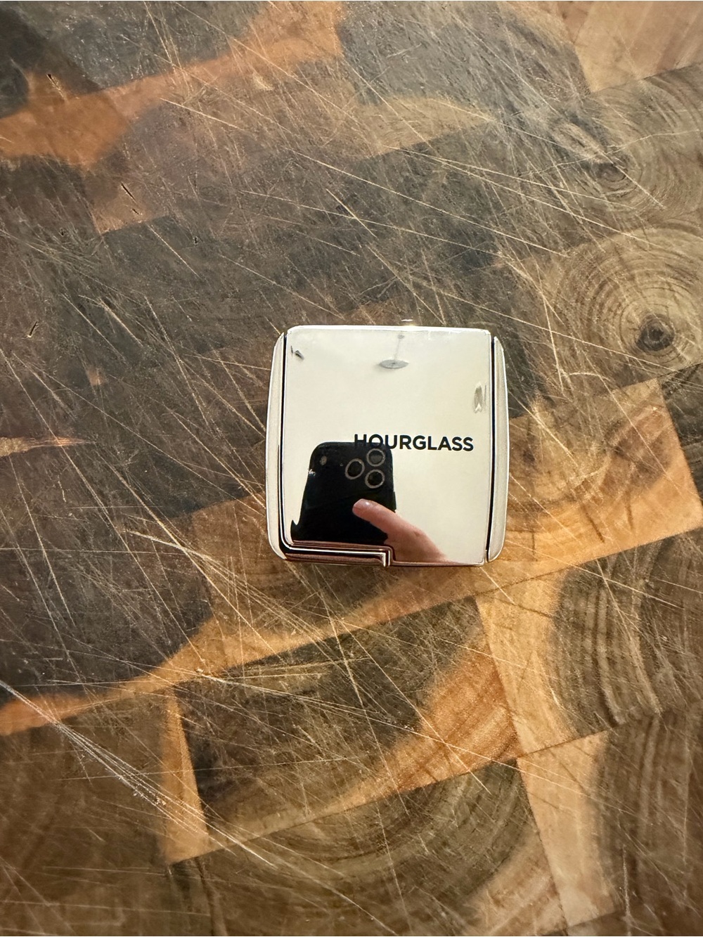 Hourglass Luminous Bronze Light